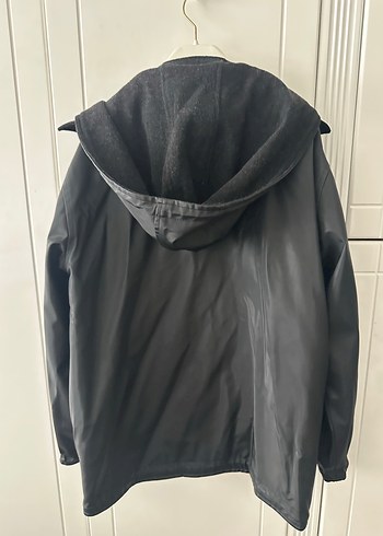 Siyah yağmurluk,Kapüşonlu, Fermuarlı - Görsel 2