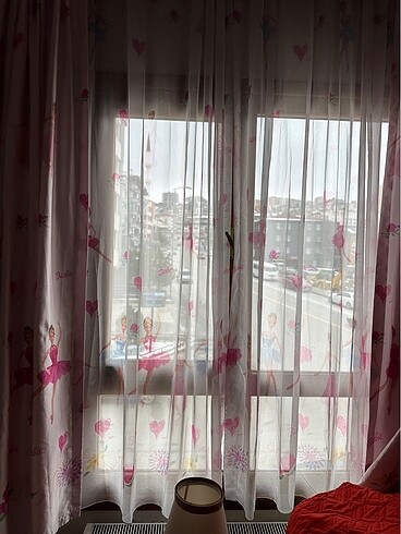 Taç ın Barbie deseni 2 parça tül 2 parça fon
