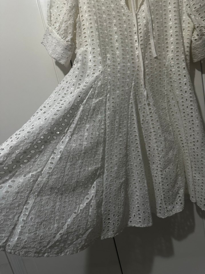 Cream Rounge Kısa balon Kollu Beyaz fisto Elbise - Görsel 4