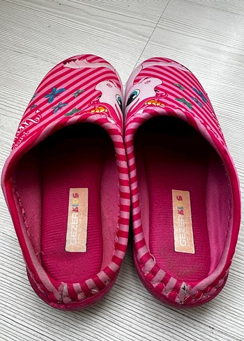 Kız Çocuk Pembe Unicorn Kaydırmaz Terlik - Görsel 2