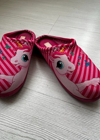 Kız Çocuk Pembe Unicorn Kaydırmaz Terlik - Görsel 4