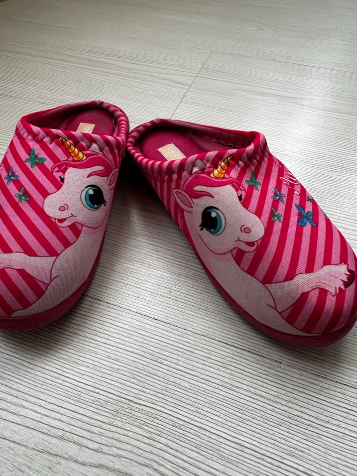 Kız Çocuk Pembe Unicorn Kaydırmaz Terlik - Görsel 4
