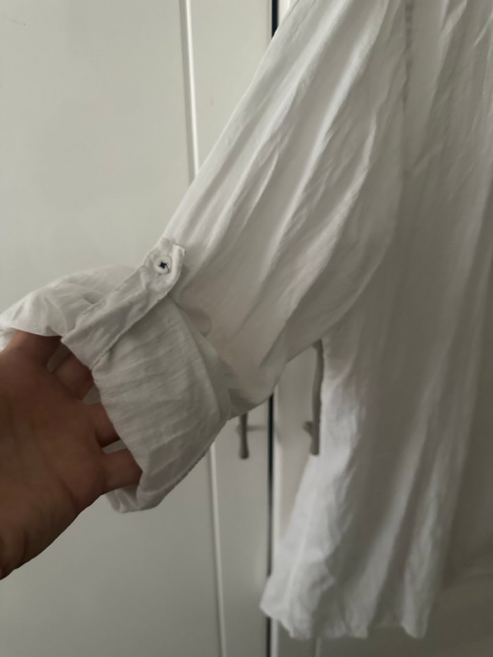 Şıklığın ve Rahatlığın Beyaz Gömleği — görsel 4/8