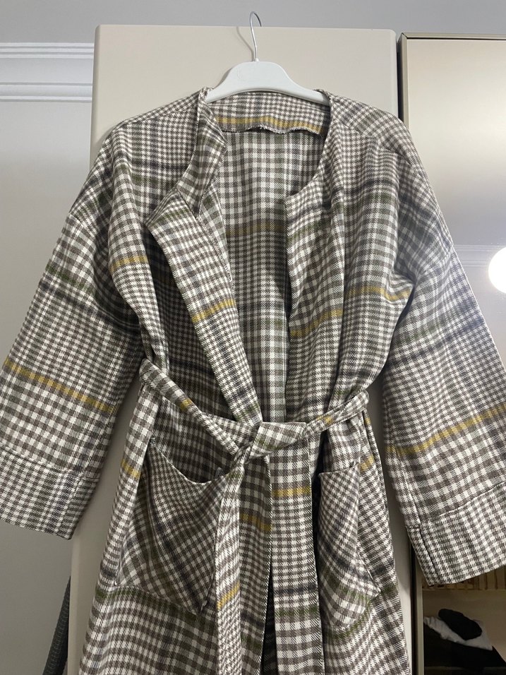 Kadın Gri Ekoseli Uzun Kuşaklı Kaban - Görsel 2