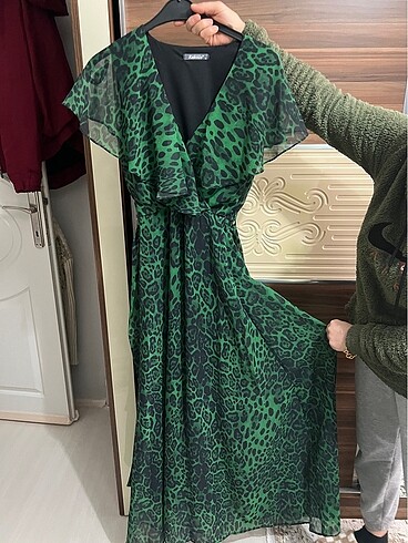Yeşil leopar elbise
