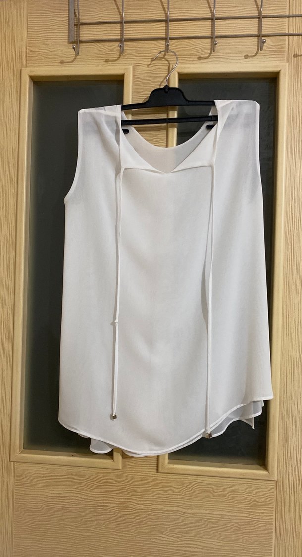 Beyaz Kolsuz Kadın Bluz - Görsel 2