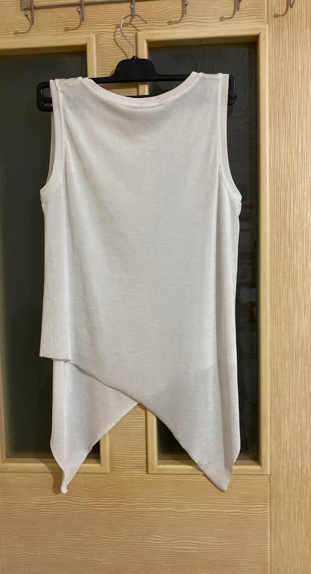 Krem Kolsuz Asimetrik Kesim Bluz - Görsel 4