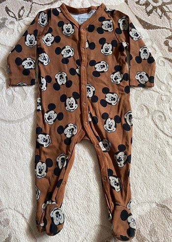 Kahverengi Mickey Desenli Bebek Tulum ve iki tulum daha