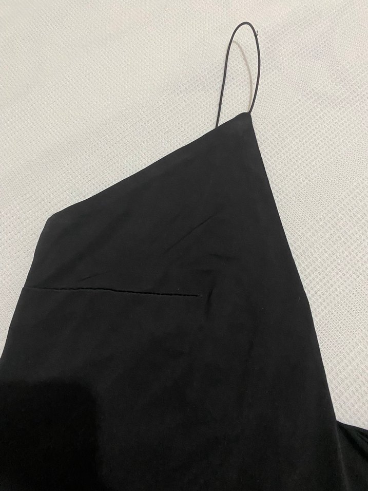 Siyah V Yakalı İnce Askılı Kadın Bluz - Görsel 4