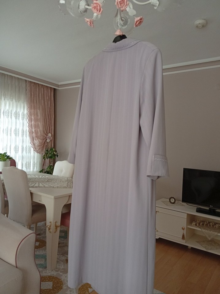 Düğmeli Uzun Mor Kadın pardesü - Görsel 4