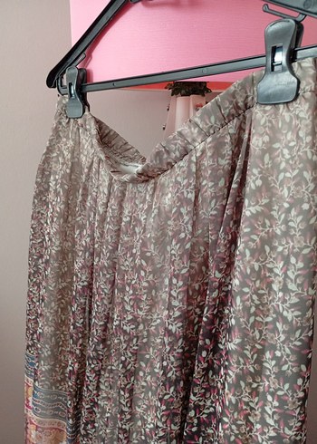 Bej Gri Bağlama Desenli Pilili Uzun Etek - Görsel 2