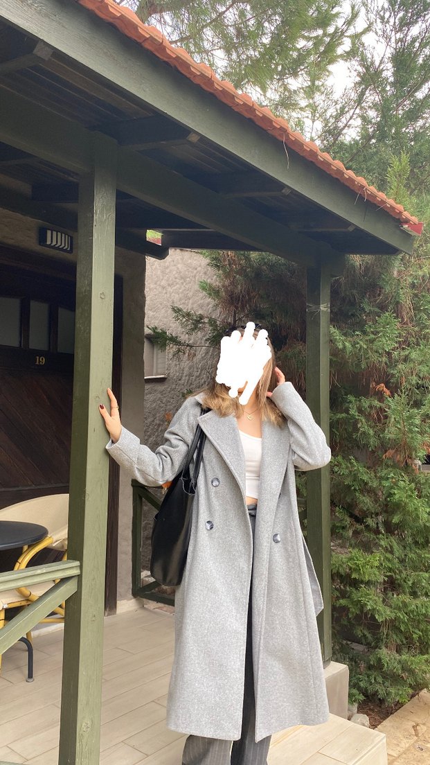 Çift düğmeli gri kaban - Görsel 2