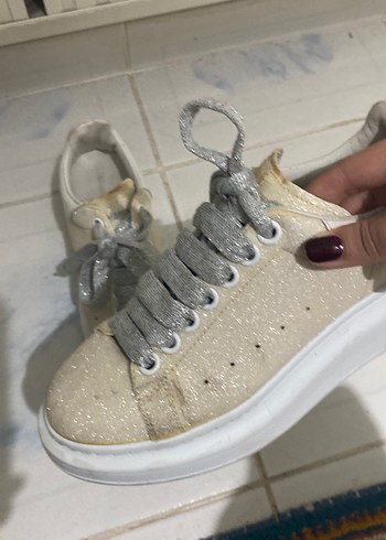 Alexander McQueen 37