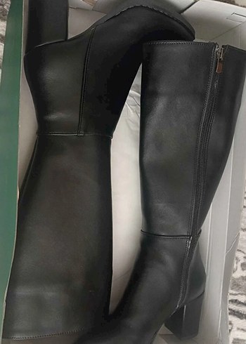 Kadın Siyah Deri Tokalı Diz Boyu Bot - Görsel 2