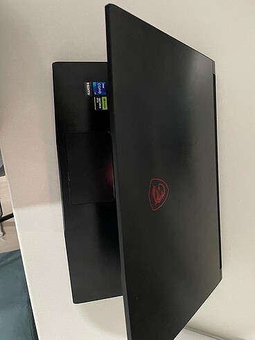 MSI MSI GF63 Thin 11UC