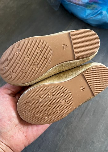 LC Waikiki Kız Çocuk Parlak Altın Tokalı Babet