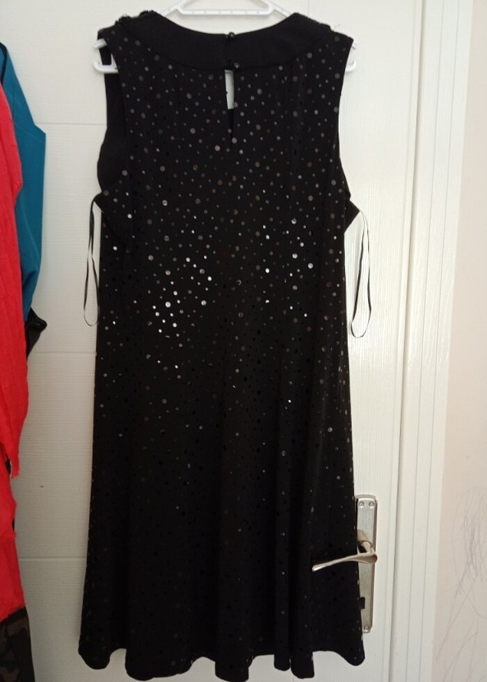 Siyah pul payetli elbise. - Görsel 5