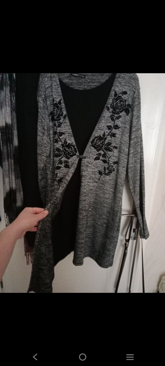 Gri Nakışlı V Yaka Uzun Triko Kazak - Görsel 5