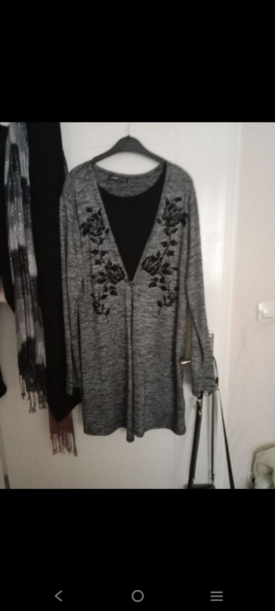 Gri Nakışlı V Yaka Uzun Triko Kazak - Görsel 2