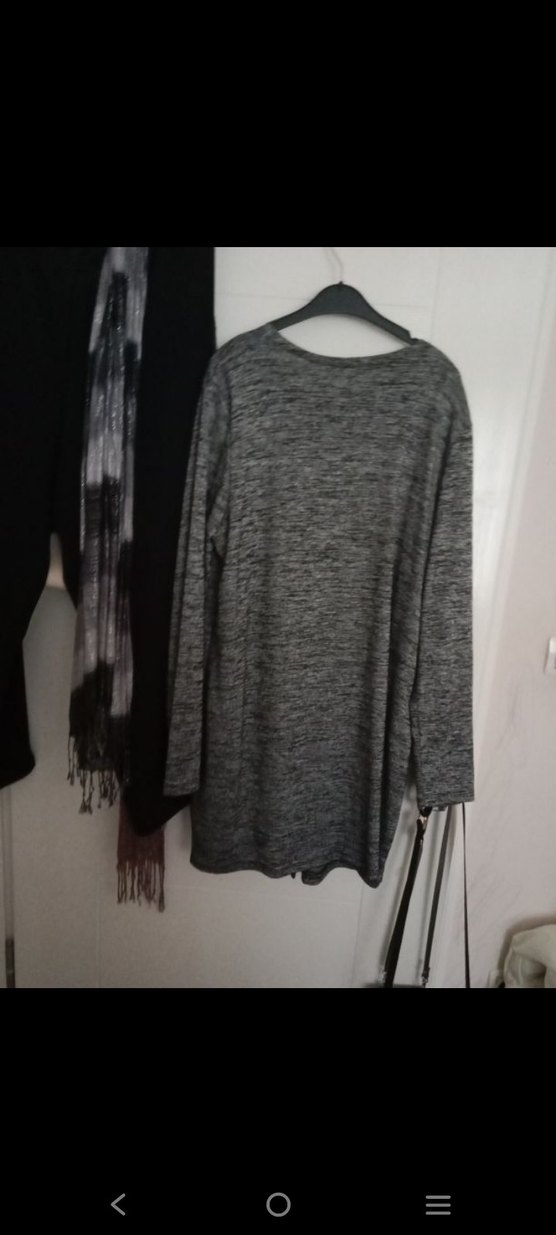 Gri Nakışlı V Yaka Uzun Triko Kazak - Görsel 4