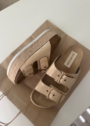 40 Beden Stradivarius Platform Terlik