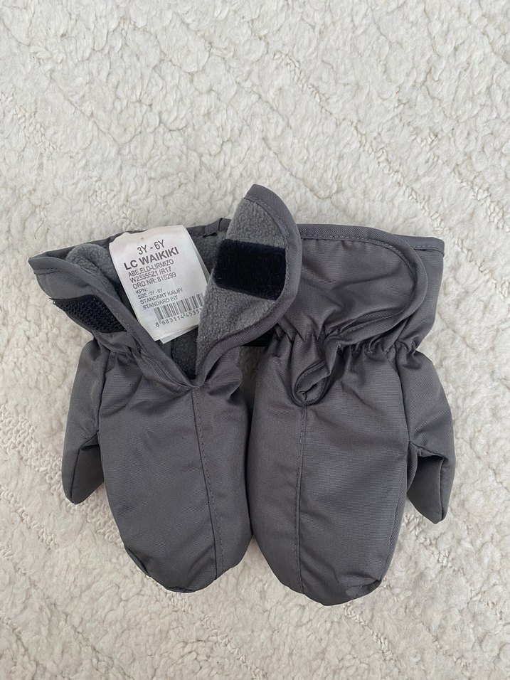 Erkek Çocuk Gri Kürklü Eldiven - Görsel 2