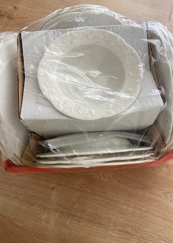 Beden Beyaz Düz Yemek Tabakları Seti