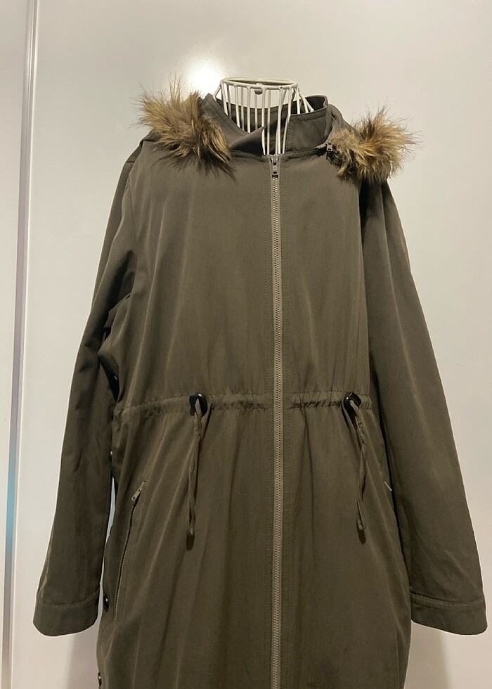 Nihan marka içi kürklü trençkot - Görsel 2