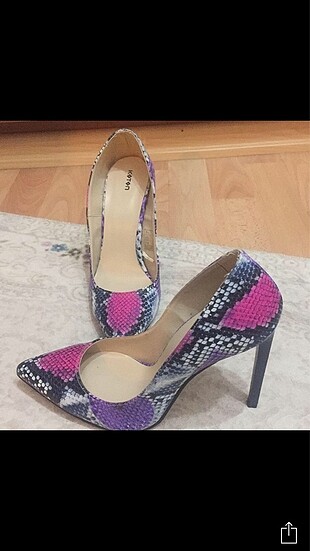 İnce topuk stiletto