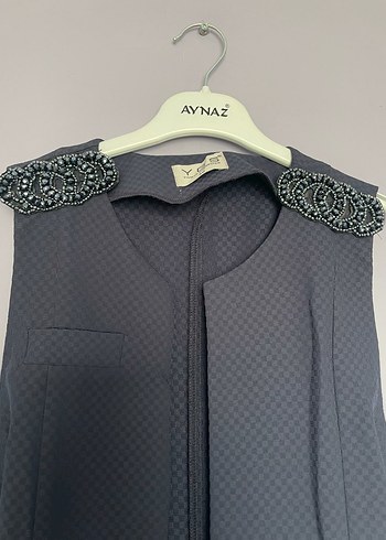 Gri Zincir Detaylı V Yaka Kadın Yelek - Görsel 2