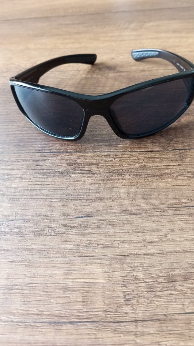 Siyah Güneş Gözlüğü - Görsel 2