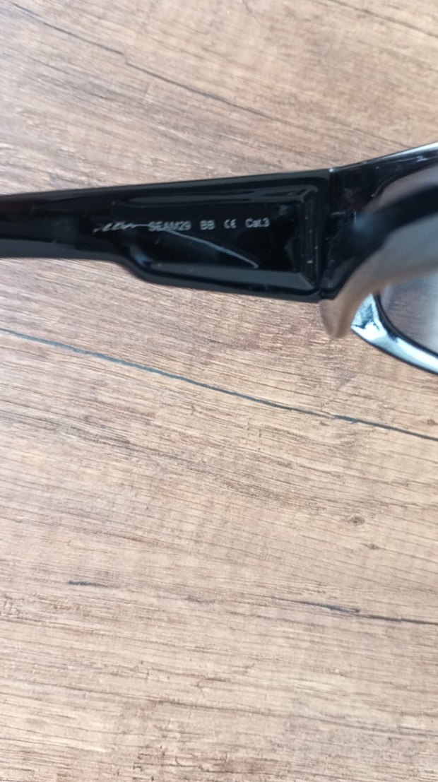 Siyah Güneş Gözlüğü - Görsel 4