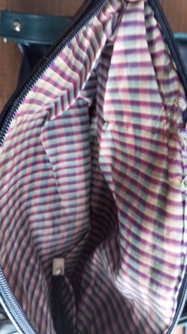 Kemer Detaylı Koyu Yeşil Deri Kadın Çanta - Görsel 4