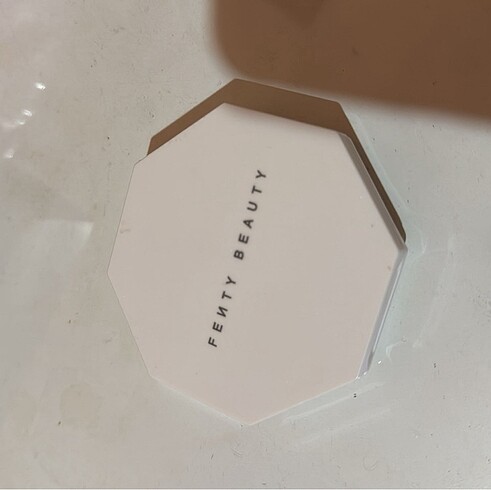 Fenty Beauty Fenty beauty wattabrat highlighter