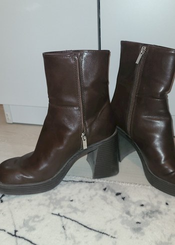 Bershka Kahverengi Deri Platform Topuklu Kadın Bot