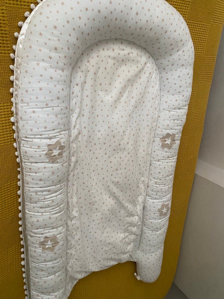 Nakışlı Beyaz Bebek Uyku Yastığı - Görsel 2