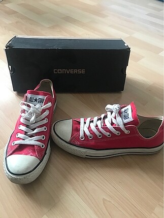 Kırmızı Converse