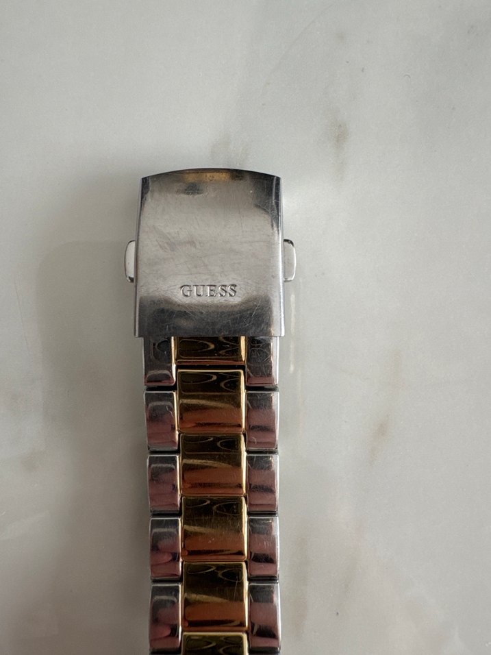 Guess Kadın Klasik Altın Renkli Saat - Görsel 3