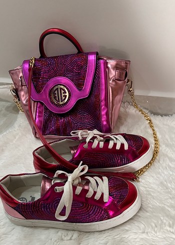 Elle simli -Bağcıklı Pembe Bağcıklı Sneakers çanta kombin - Görsel 8