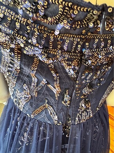 Pullu işlemeli abiye elbise - Görsel 5