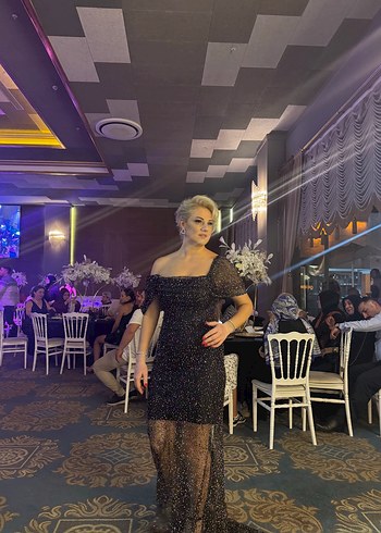 m Beden siyah Renk Parlak Desenli Siyah Uzun Abiye Elbise