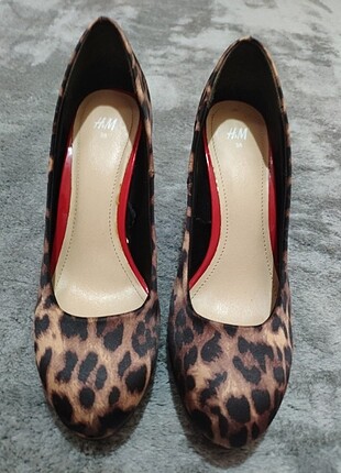h&m leopar topuklu ayakkabı 