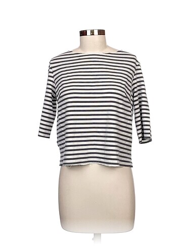 Mango T-shirt %70 İndirimli.