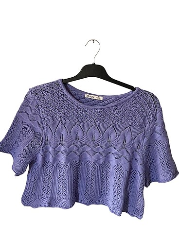 Lila crop