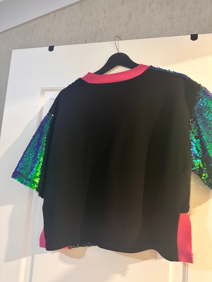 Renkli Payetli Kısa Kollu - Görsel 3