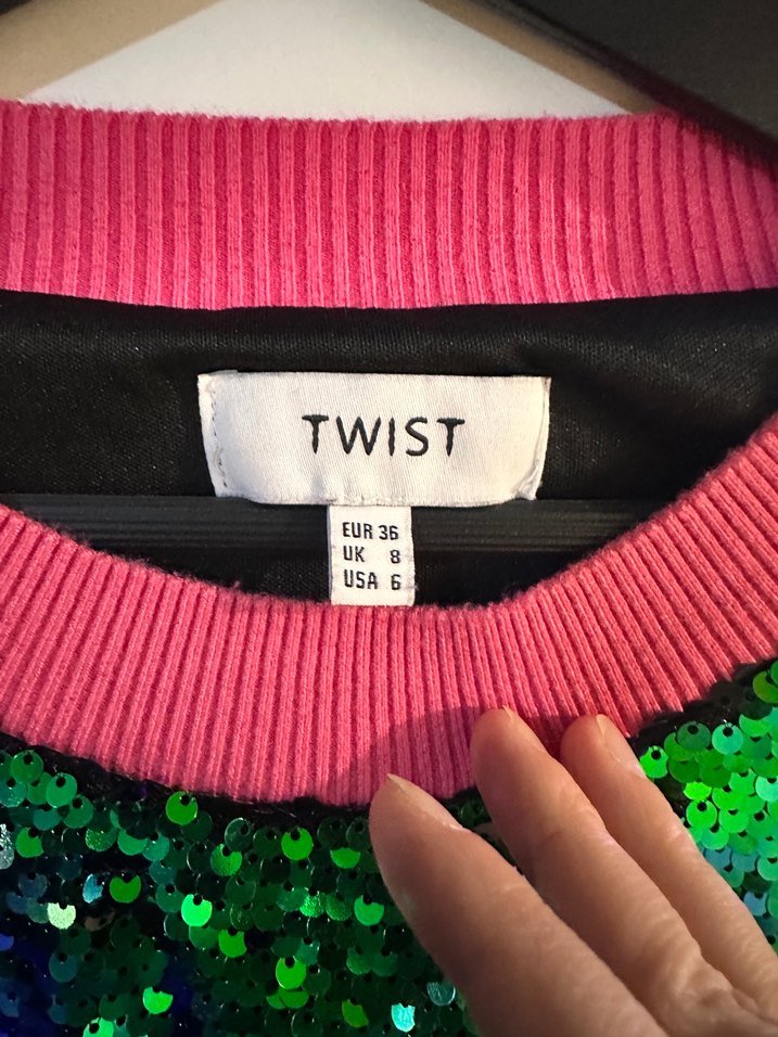 Renkli Payetli Kısa Kollu - Görsel 2