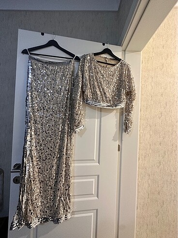 Raisa & Vanessa Uzun etek ve üst takımı