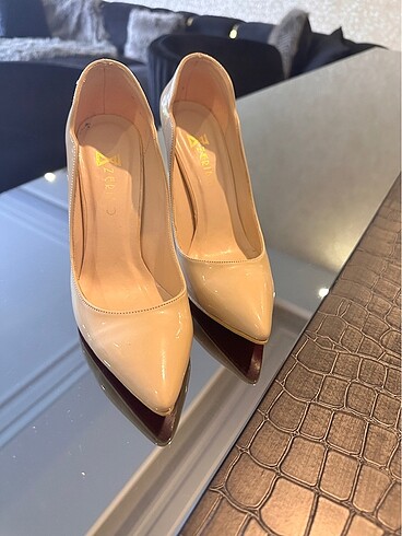 Parlak stiletto