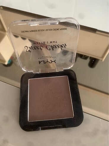 NYX Nyx taupe bronzer
