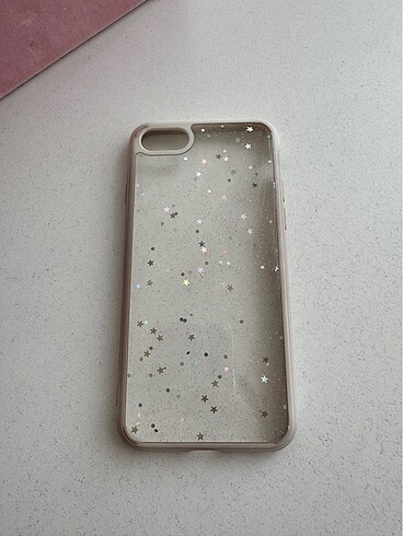 İphone Se 3. ve Se 2.nesil,7 ve 8 uyumludur.